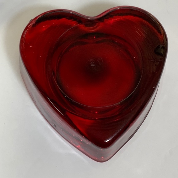 *. Heart Tea Light Candle Holder Glass Ruby Red - Picture 5 of 6